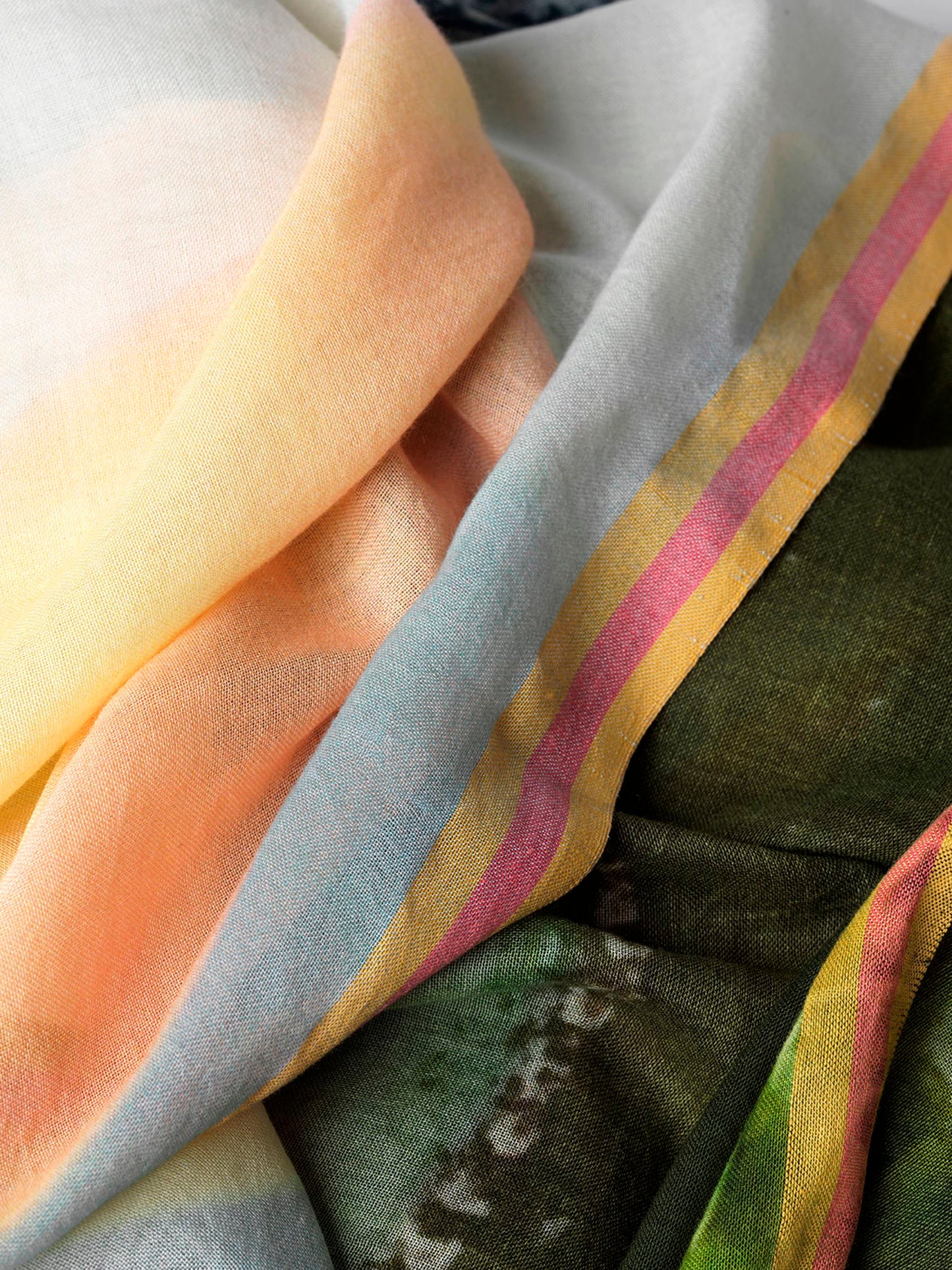Carlita Photo Scarf OneSize Becksöndergaard.se