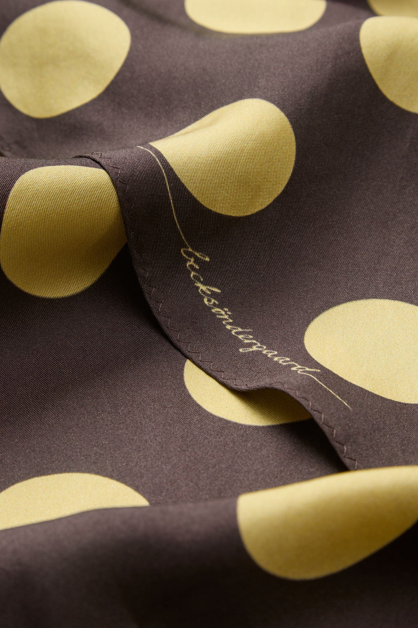 Maxi Polka Triangle Sia Scarf OneSize Becksöndergaard.se