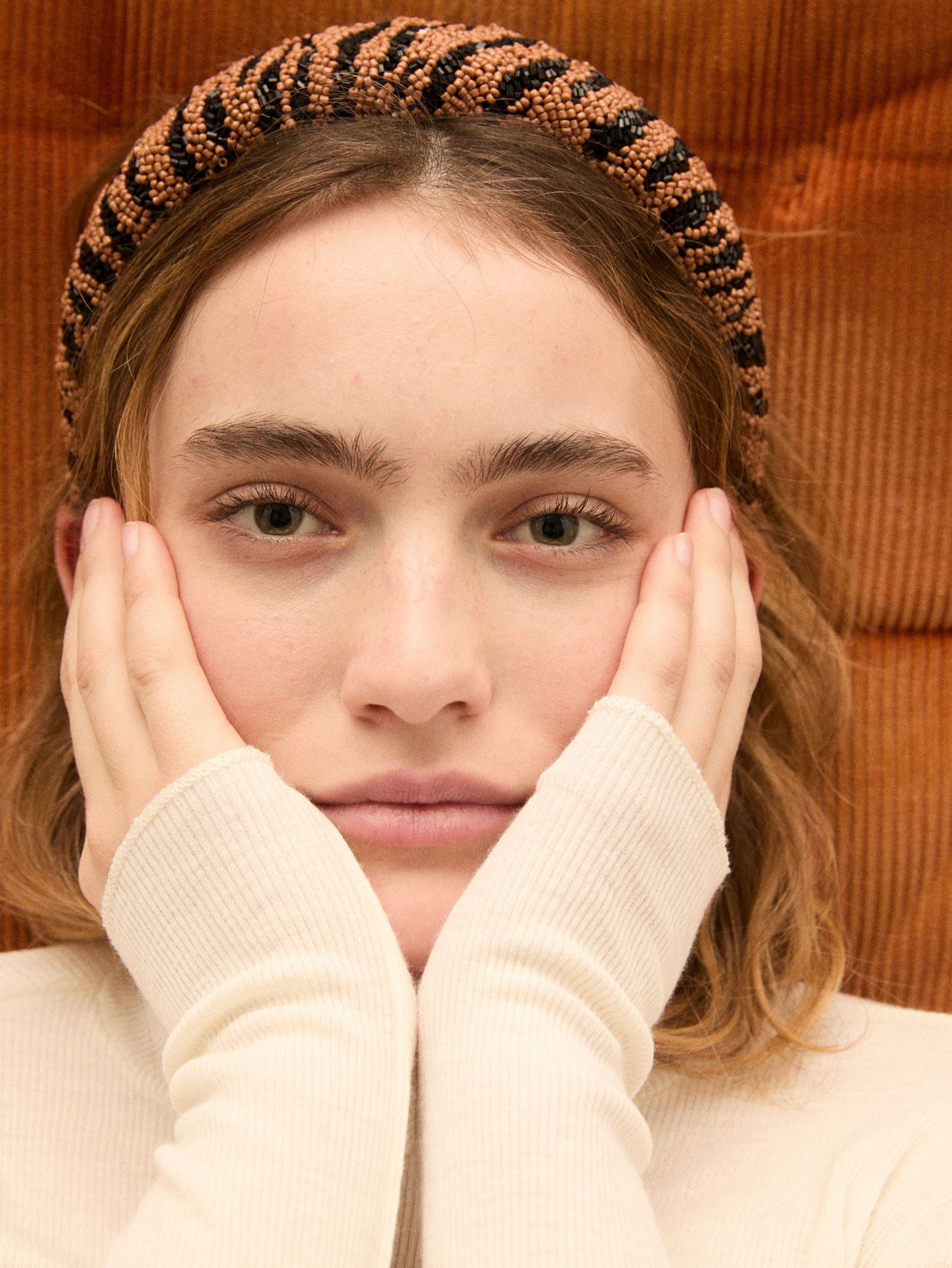 Tigarea Wide Beaded Hairbrace OneSize Becksöndergaard.se