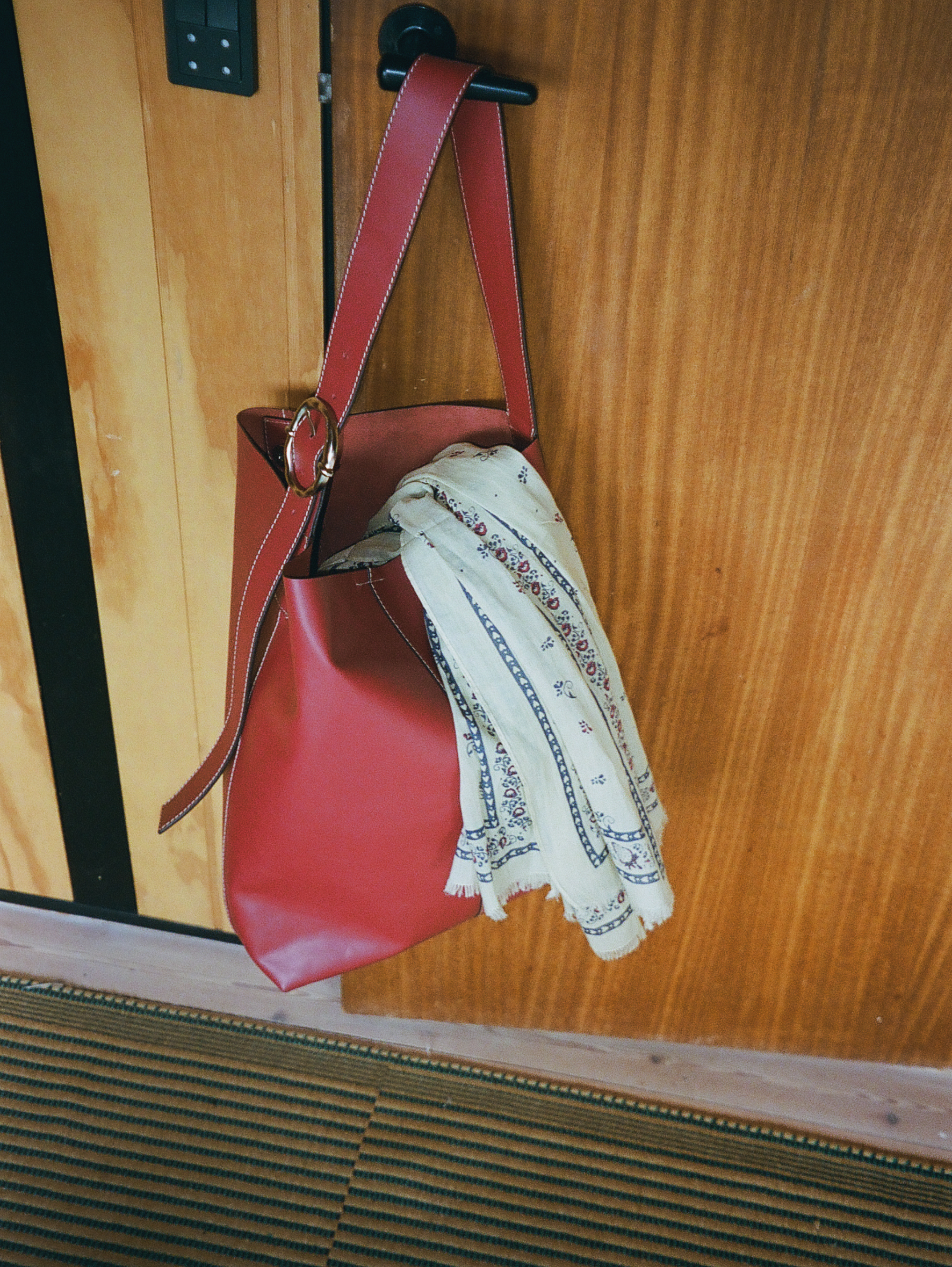 Becksöndergaard, Glossy Mae Buckle Bag - Tibetan Red, struct - slet produkter